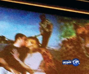 لوحة “القبلة الساخنة” تشعل غضب طالبات تربية عرعر