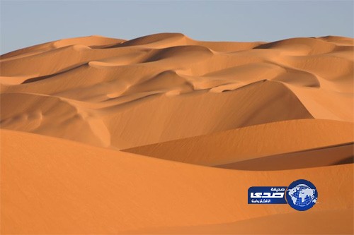 “مدني الأحساء” تنقذ 4 موظفين بالتلفزيون السعودي علقوا بالصحراء