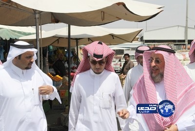 أمين عسير يوجّه بإعادة ترتيب سوق الخضار والاهتمام بنظافته