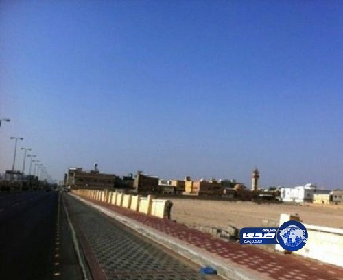 انهيار سور مقبرة الحزيم بالأحساء بمدينة الهفوف