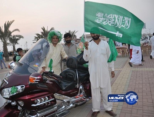 جاليات عربية وإسلامية تشارك أهالي جازان فرحتهم باليوم الوطني