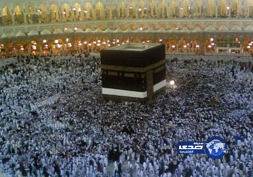 رفع ثوب الكعبة 3 أمتار استعدادًا لموسم حج 1434هـ