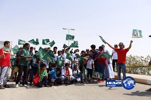 أيتام مكة يحتفلون باليوم الوطني على شاطئ الشعيبة