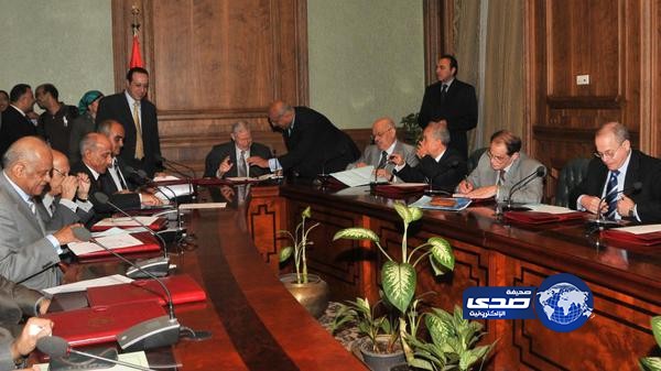 لجنة تعديل الدستور المصري تحظر الأحزاب الدينية
