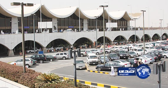 صومالية تثير الهلع بمطار جدة بعد رفض “الجوازات” دخولها المملكة