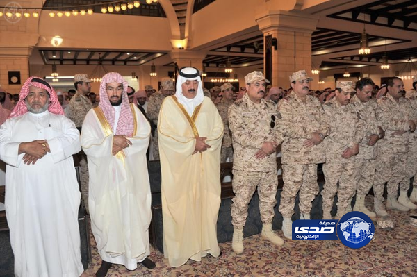 وزير “الحرس” يؤدي صلاة الميت على شهيدي حادث ميدان التدريب