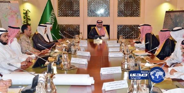 أمير الرياض يستعرض المواقع المقترحة لإنشاء مطارات بالعاصمة