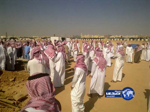 تشييع جثمان طالب دهسه مفحط أمام مدرسته بالرياض