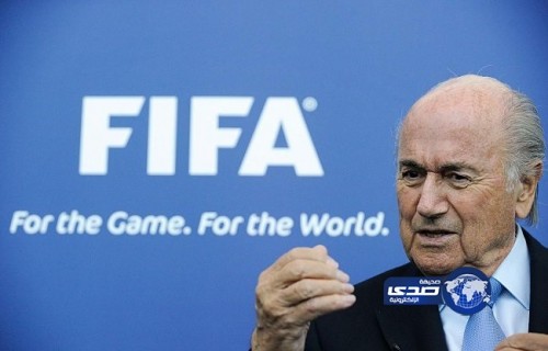 بلاتر يدافع عن اقتراحه إقامة المونديال في الشتاء