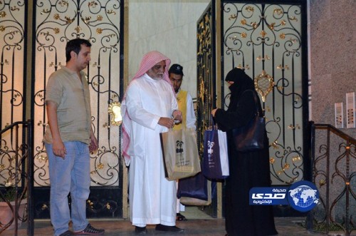 توزيع 1200 حقيبة مدرسية على الأسر المحتاجة بمكة