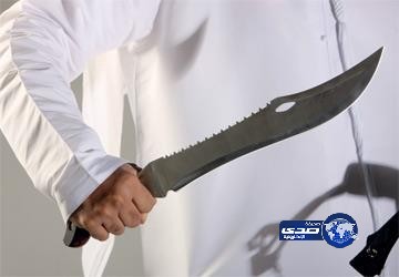 عراك دامٍ بين قائد “جيب” وقطّاع طرق ينتهي بالإطاحة بهم