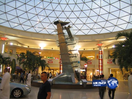 خليجي يضرب صديقته السابقة… ويهرب بهاتفها !