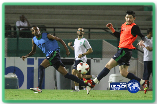 الأهلي يواصل تحضيراته للرائد وبرونو وباخشوين يكتفيان بالدوران حول المضمار