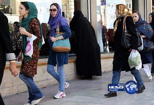 روحاني يطلب من الشرطة التساهل بشأن مسألة “الحجاب”