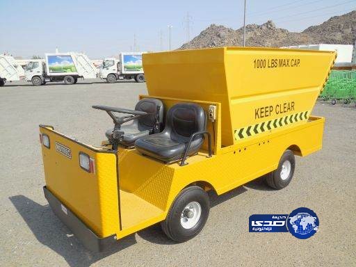 بالصور – آليات تستخدم لأول مرة في نظافة المشاعر