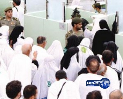 مطار جدة يضبط 55 حاجاً بجوازات مزورة.. وإعادة 29 منهم إلى بلدانهم