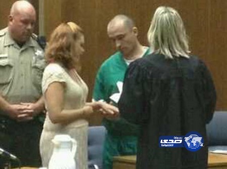 قاضية تحكم على مدان بالسجن وتزوجه