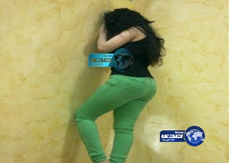 “زوج يحاول شنق زوجته” حبسها ليومين وطالبها بتعليق صورة مرسي فوق السرير