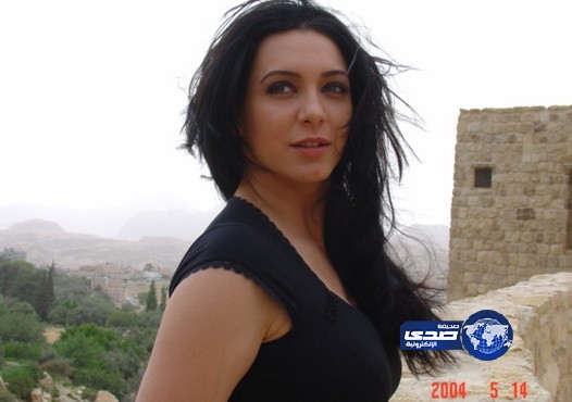 سلاف فواخرجي: بشار الأسد شريف وأصالة ارهابية