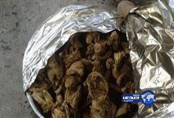 التجارة تتلف 1300 كيلو جرام من اللحوم الفاسدة و1000 رغيف خبز متعفن في المشاعر