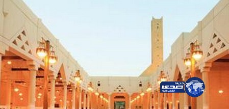 سمو أمير الرياض وسمو نائبه يؤديان صلاة عيد الأضحى المبارك مع جموع المصلين بجامع الإمام تركي