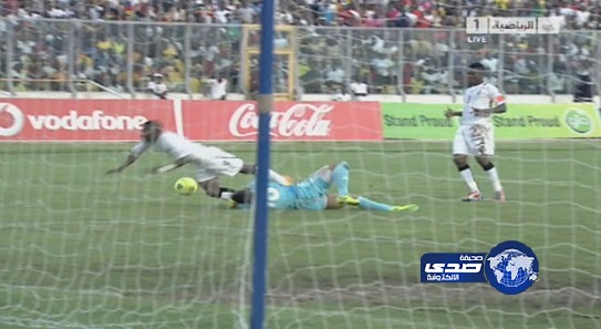 طلبه اداء الصلاة ..شاب يقتل والده بسبب هزيمة المنتخب المنتخب المصري