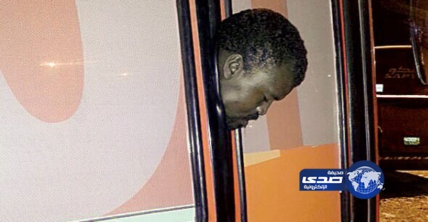 باب حافلة حجاج يغلق حياة قائدها