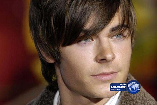 ممثل أمريكي يتعرى للترويج لفيلمه