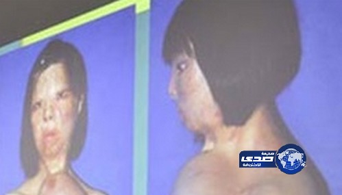 زرع وجه على صدر فتاة