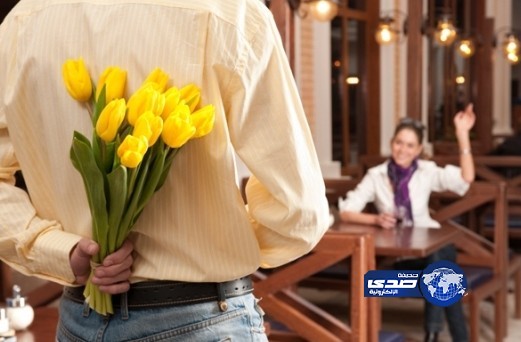 زوجة حددت موعداً سريا مع رجل لا تعرفه وطلع الد زوجها!