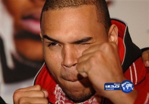 القبض على النجم كريس براون بعد إعتدائه على شخص