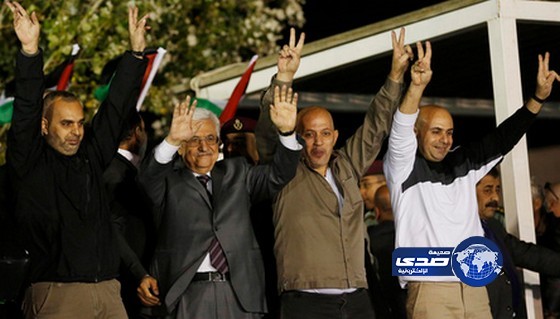 الفلسطينيون يستقبلون أقدم سجين في معتقلات إسرائيل