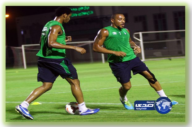 الأهلي يلاقي الوحدة ودياً في مكة .. وفيكتور يتدرب بالكرة