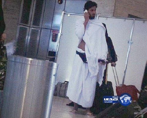 سعد الحارثي يظهر مع الحجيج بملابس الإحرام