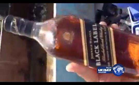 بالفيديو – إتلاف خمور في ميناء الملك عبدالعزيز بالدمام