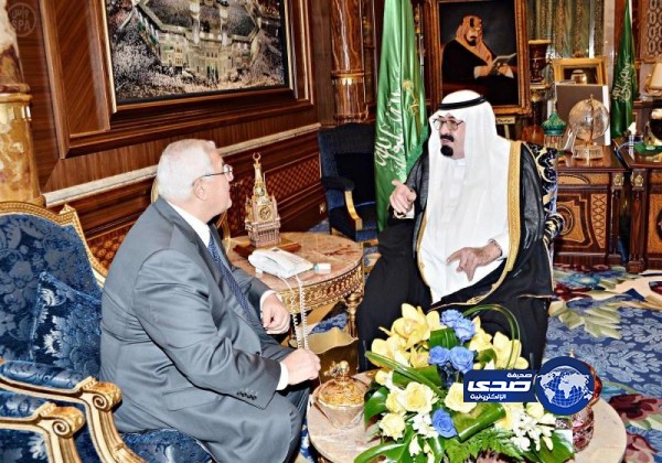 “خادم الحرمين” المملكة تقف مع مصر ضد الإرهاب والضلال والفتنة