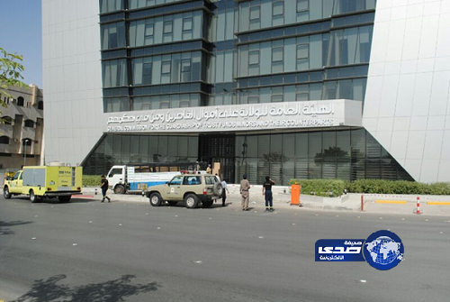 إنقاذ عاملين علقا خلال تنظيف مبنى بالرياض