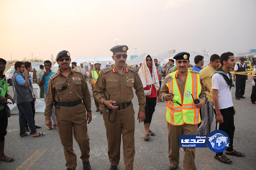 الدفاع المدني ينجح في إخلاء 1800 حاج داهمت السيول مخيماتهم بعرفة