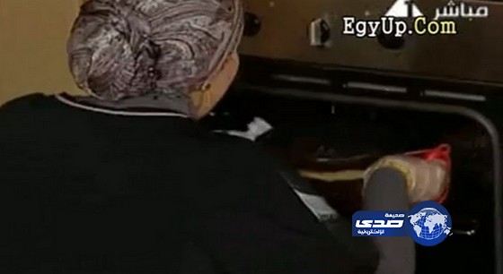 بالفيديو: موقف محرج لمذيعة التليفزيون على الهواء