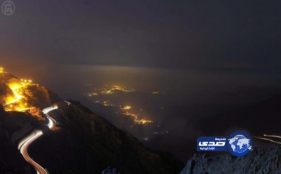 صورة ليلية لأمطار الباحة على عقبة الملك فهد