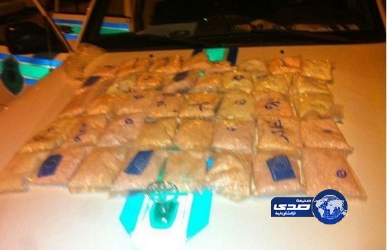 بعد عملية مطاردة القبض على مهرب وزوجته وبحوزتهما مخدرات وأسلحة