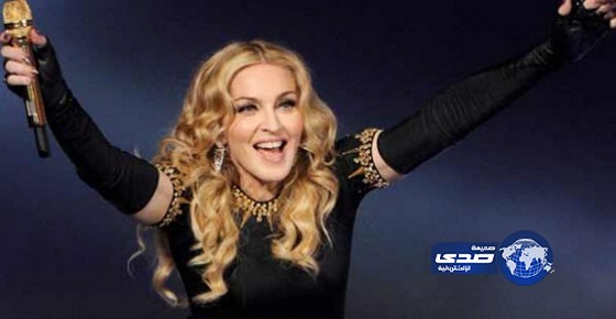 بيع صور مادونا شبه عارية في مزاد علني