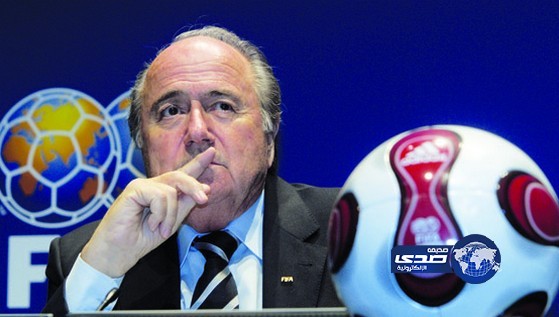 بلاتر يزور قطر الجمعة لمناقشة مشكلات مونديال 2022