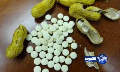 جمرك مطار الملك خالد يحبط تهريب أكثر من 26.6 ألف حبة كبتاجون