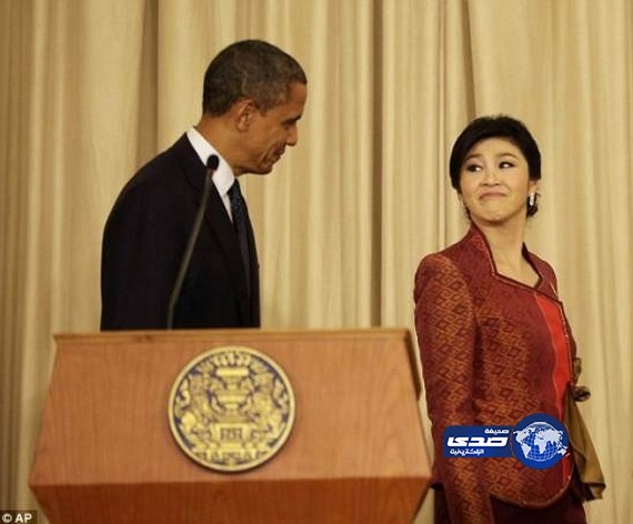 بالصور : نظرات اوباما الساحرة لرئيسة وزراء تايلاند أستغلتها المعارضو ضدها