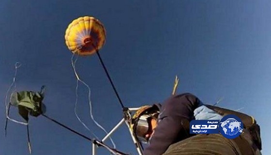 أمريكي يقفز بمظلة لأول مرة بمناسبة عيد ميلاده الـ100