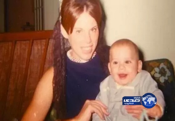 بعد 18 عاماً: يكتشف أن شقيقته هي والدته الحقيقية