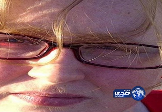 امرأة في بريطانيا تجمع التبرعات الخيرية بـ”شاربيها”