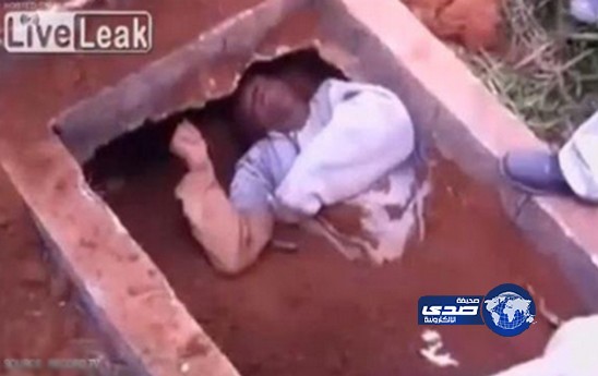 في البرازيل.. أخرجوه من القبر حيا