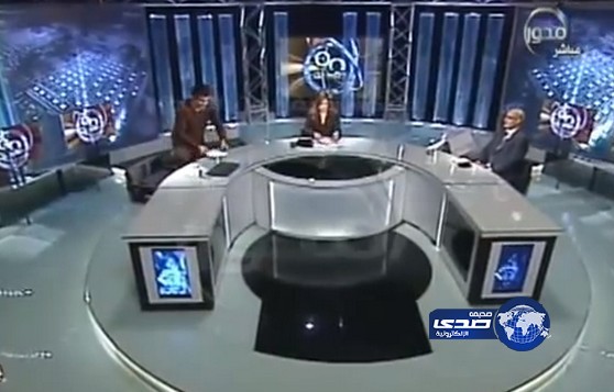 بالفيديو.. إعلامية مصرية تطرد شاباً ملحداً على الهواء